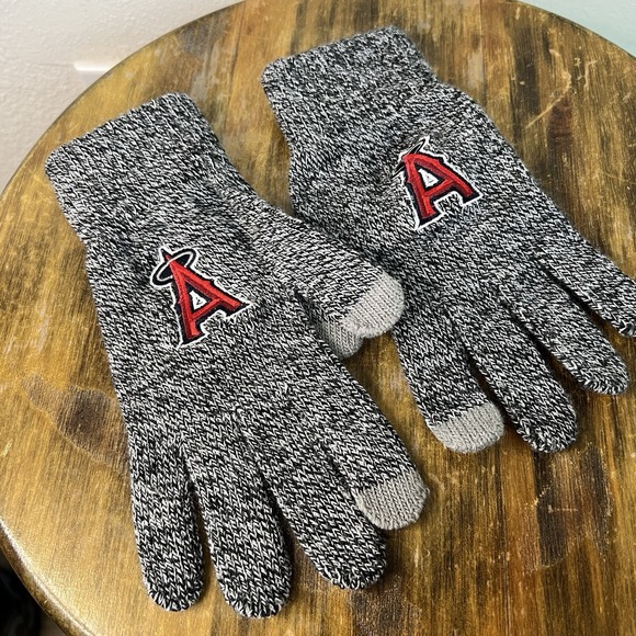 Forever Collectibles Accessories - Los Angeles Angels Texting Gloves One Size Fits Most FOCO Excellent Condition